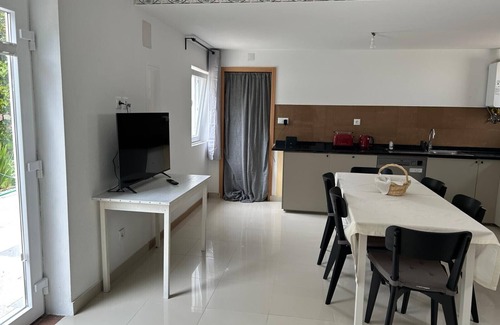 Apulia Chalet De Esquí | 300m by Apúlia Beach&Terrace Studio