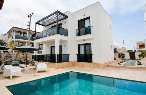 Turgutreis Apartamento | 300m to Beach 2 Bedroom Garden Floor Flat with Pool B1 - Yeni Dünya Bodrum