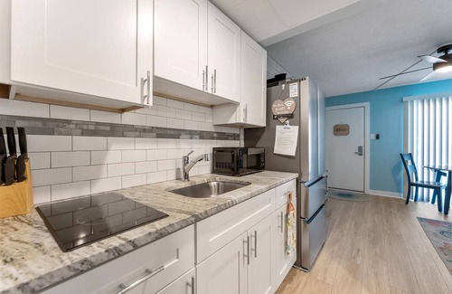 North Wildwood Condominio | 301 Ocean Ave, Unit 205 - The Harbor Light