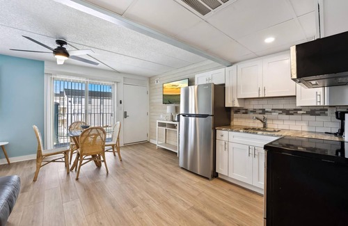 North Wildwood Condominio | 301 Ocean Ave, Unit 216 - The Harbor Light