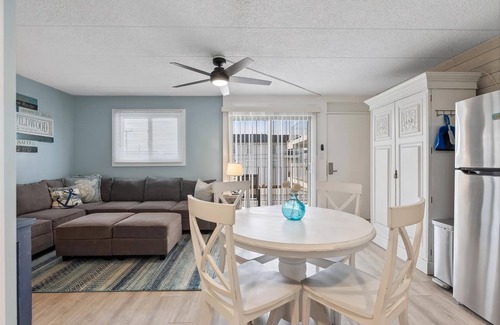 North Wildwood Condominio | 301 Ocean Ave, Unit 212 - The Harbor Light