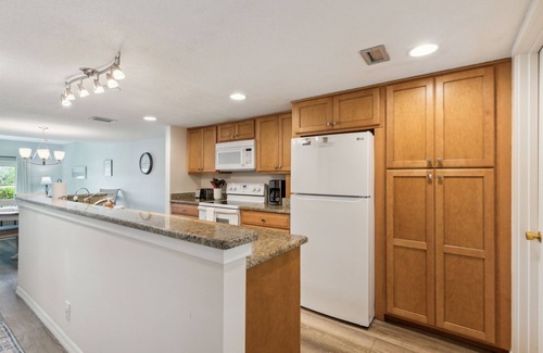 Fernandina Beach Villa | Hermoso condominio decorado en la Plantación Amelia Island!