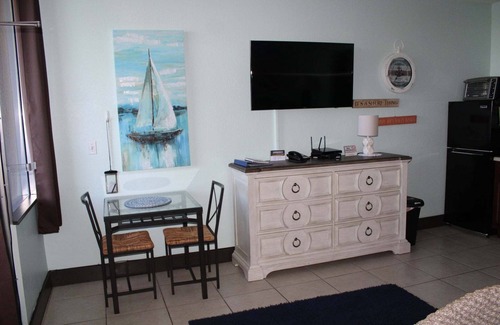Ruskin Apartamento | # 303 Un resort de lujo en Little Harbour con delfines y pesca a solo unos pasos