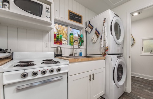 Lewes Casa | 303 Massachusetts - Adorable one bedroom cottage close to the beach!