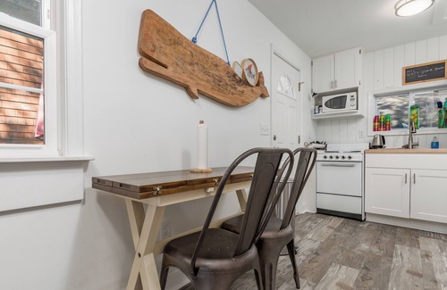 Lewes Casa | 303 Massachusetts - Adorable one bedroom cottage close to the beach!