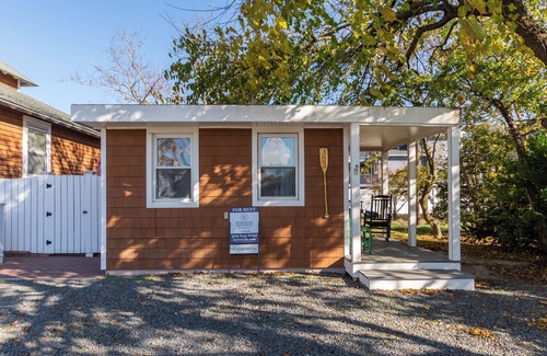 Lewes Casa | 303 Massachusetts - Adorable one bedroom cottage close to the beach!