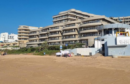 Ballito Apartamento | 305 Ballito Manor Gardens, Ballito - With Generator