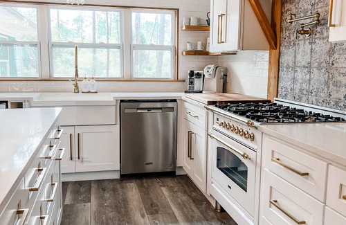 Santa Rosa Beach Cabaña | 30a Calm Gulf Cottage -1 mile from beach + golf cart