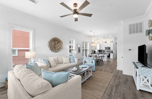 Santa Rosa Beach Cabaña | 30A Cottage, Walk to Beach, 2 Pools, Bikes&Chairs