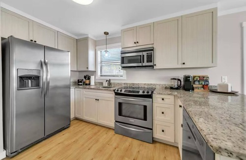Seagrove Beach Condominio | 30A Cozy Getaway - Steps to Sand!