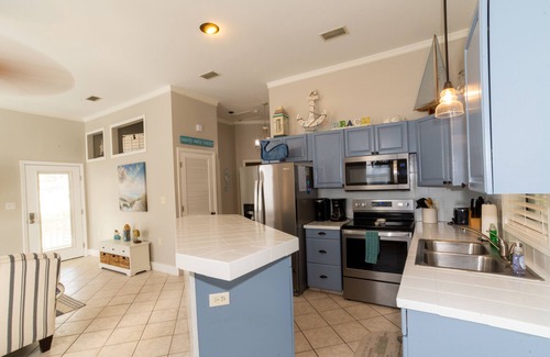 Seagrove Beach Casa | 30A DEEDED BCH ACCESS Sugar white sand.Seaside shops, Fenced yrd, private, bikes