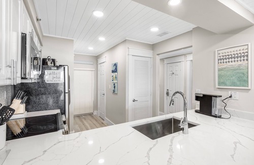 Rosemary Beach Condominio | 30A HIGH POINTE GULF FRONT 600’ PRIVATE BEACH RENOVATED 2 BED 2 BATH. PICKLEBALL