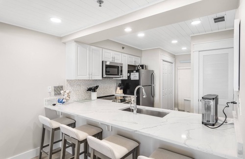 Rosemary Beach Condominio | 30A HIGH POINTE GULF FRONT 600’ PRIVATE BEACH RENOVATED 2 BED 2 BATH. PICKLEBALL