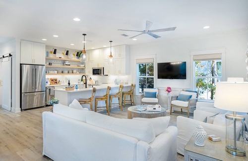 White's Gulfview Casa | 30A Luxury 4 Bedroom Beach Cottage with Golf Cart, Bikes and Beach Access!