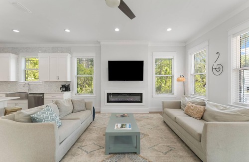 Treetop Casa | 30A Seacrest – Beach, Pool, Free Golf, Pet Friendly, Sleeps 21, 4 Bikes