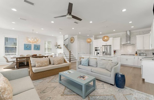 Treetop Casa | 30A Seacrest – Beach, Pool, Free Golf, Pet Friendly, Sleeps 21, 4 Bikes