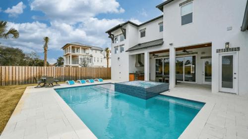 Gulfview Heights Casa | 30A Sunset 30a Sunset Palazzo by AvantStay Sleeps 20 Boat-Friendly Pool