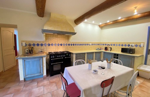 Althen-des-Paluds Casa | 30m2 suite in 18th-century Provencal farmhouse