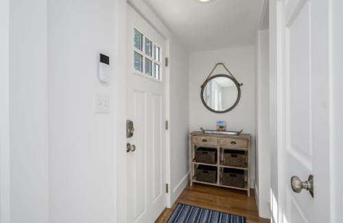West Chatham Casa | 31 Bayview Street Chatham Cape Cod- -The Way Home