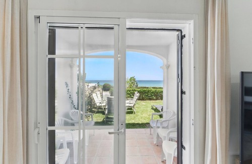 Manilva Chalet De Esquí | 3133 Beachfront Townhouse