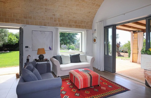 Salve Villa | 3194 Masseria Il Carrubo by Perle di Puglia