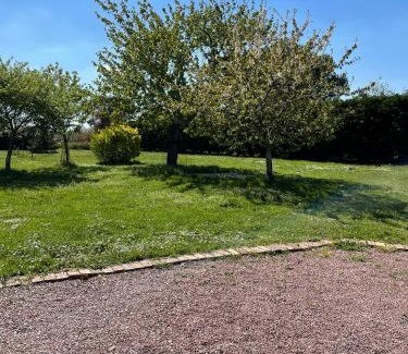 Saint-Medard-de-Guizieres Cama Y Desayuno | 32 parc des sports chez catherve