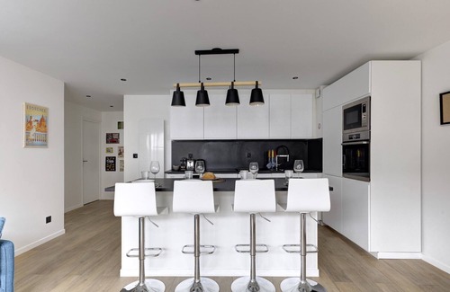 Suresnes Apartamento | 320 Dolce Vita Suite - Superb apartment