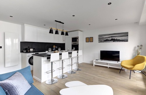 Suresnes Apartamento | 320 Dolce Vita Suite - Superb apartment