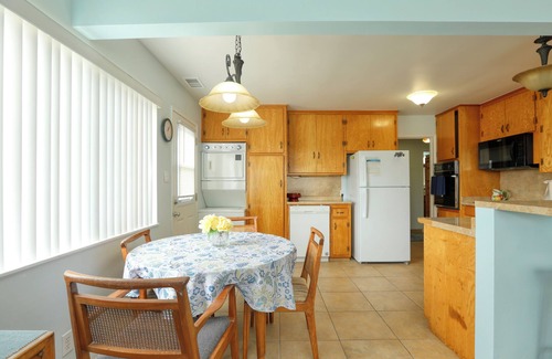 Downtown Casa | 321 San Luis Avenue: 2 BR, 1 BA Duplex in Pismo Beach, Sleeps 4