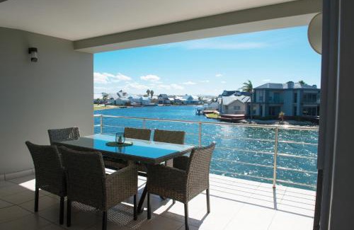 Marina Martinique Apartamento | 33 Kingston Place, Marina Martinique