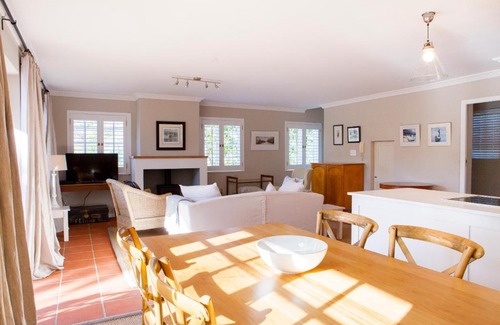 Constantia Apartamento | 33 Strawberry Lane - Studio and Cottage