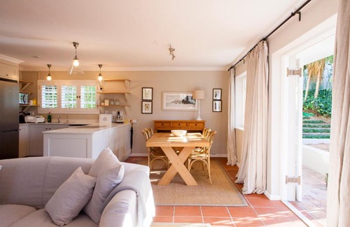 Constantia Apartamento | 33 Strawberry Lane - Studio and Cottage
