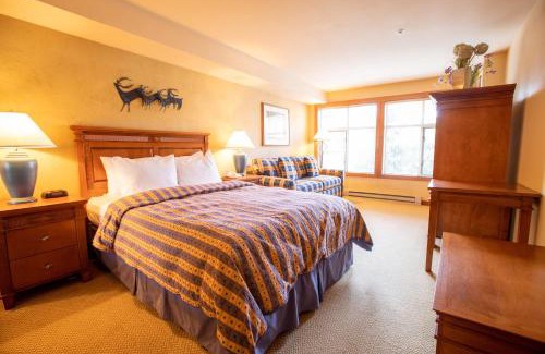 Salt Lake Mountain Resorts Hotel | 3309B - Queen Standard Powderhorn Lodge condo