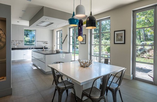 St.-Remy-de-Provence Villa | 340M2 HISTORIC VILLA FULLY AIR-CONDITIONED IN NOVES