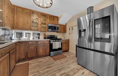 Sutter Creek Casa | 35 acres with a Charming 2-bedroom house in Sutter Creek with WiFi and AC