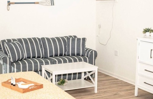 West Ocean City Complejo | 35. Beautiful loft at Quiet Sun resort...fun and clean