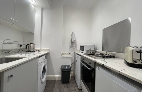 Sutton Apartamento | 35 min from London Victoria / 2-Bedrooms Flat in the Heart of Cheam Village