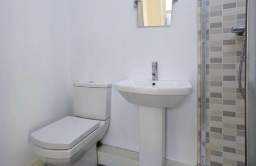 Tottenham Casa | 35 mins to central London. 3 bedrooms. 2 bathrooms with garden