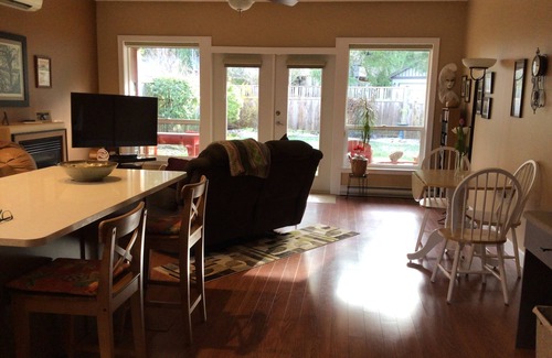 Comox Casa | 35 minutes to Mt Washington's Alpine Lodge and minutes to multiple trails