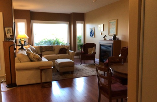 Comox Casa | 35 minutes to Mt Washington's Alpine Lodge and minutes to multiple trails