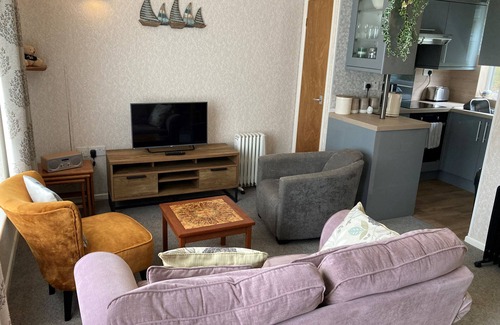 Mundesley Chalet De Esquí | 35 Siesta Mar - un chalet de vacaciones con capacidad para 4 personas en 2 habitaciones