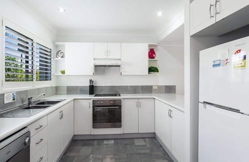 Salamander Bay Casa | Pacific Blue Townhouse, 351/265 Sandy Point Road