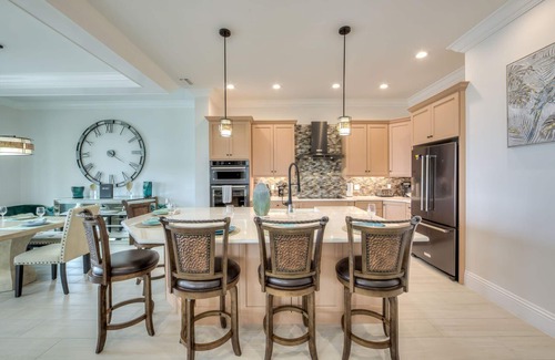 Mid Island Casa | 3552/3554 Big Kahuna Oasis: 10BR, Pools & Beach Access