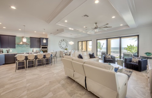 Mid Island Casa | 3552 Moana Oasis: Gulf-Front, Pool, Spa & Beach Access