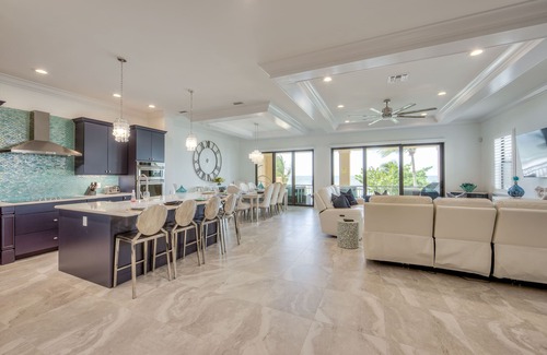 Mid Island Casa | 3552 Moana Oasis: Gulf-Front, Pool, Spa & Beach Access