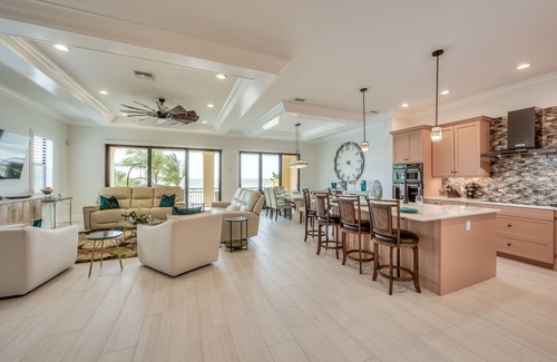 Mid Island Casa | 3554 Aloha Oasis: Gulf-Front, Pool, Spa, Sleeps 14!