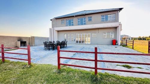 Metsimaholo Complejo | 36 Emanzini (Holiday home lake view)