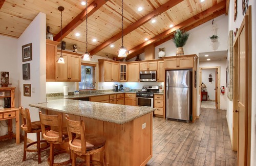 North Wawona Cabina | Larkspur Lair - ¡Consigue tu naturaleza!