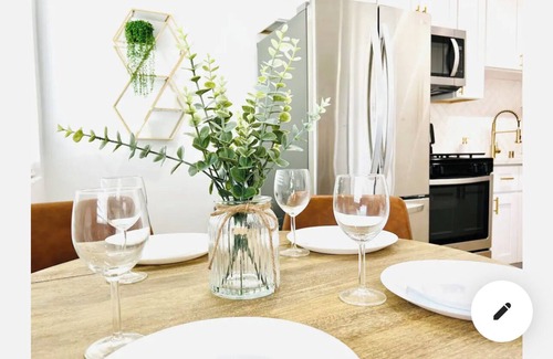 Mission Beach Cabaña | 3628 Stylish and Cozy Mission Beach Cottage just steps away from the sand