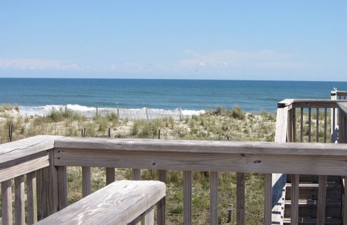 Hatteras Condominio | 37 Coal Miner's Dream Studio Bedroom Condo by RedAwning